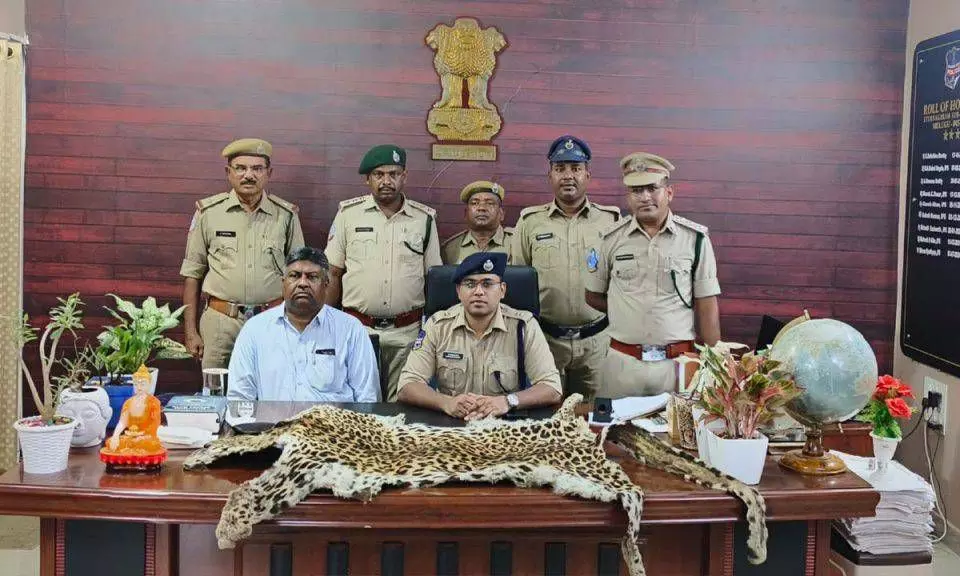 Police nab man for shipping leopard skin in Mulugu