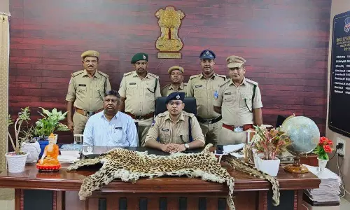 Police nab man for shipping leopard skin in Mulugu