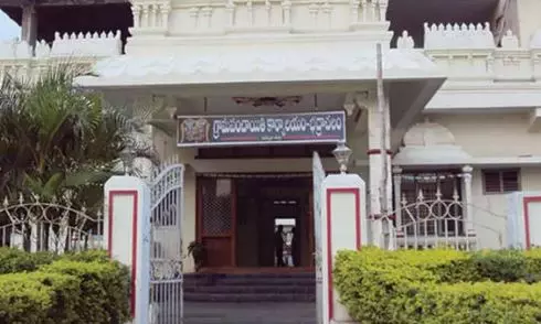 Shops on Drainage Canal Razed in Bhadrachalam