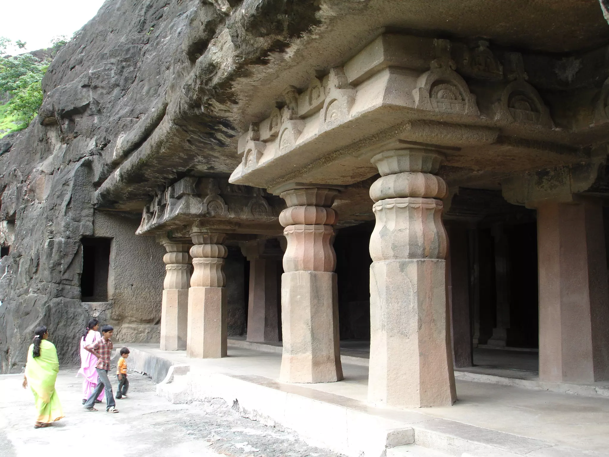 Maharashtra: 20 electric buses to ferry Ajanta caves tourists Maharashtra: 20 electric buses to ferry Ajanta caves tourists