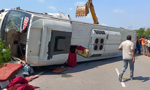 Private bus overturns in Jangoan, 25 passengers injured