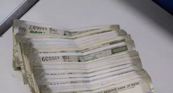 5 Held for Circulating Fake ₹500 Notes Worth ₹1.61 Lakh 5 Held for Circulating Fake ₹500 Notes Worth ₹1.61 Lakh