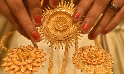 Gold to touch Rs 80k by March