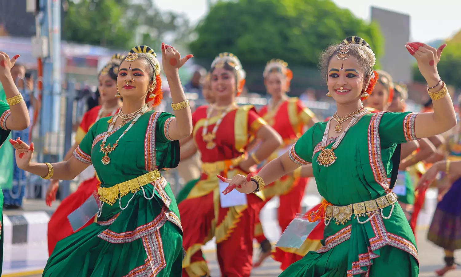 Cultural performances dazzle pilgrims at Srivari Brahmotsavam
