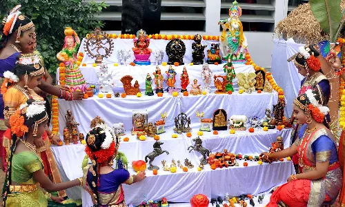 Bommala Koluvu: A Tradition Continues to Endure in the Hitech Age