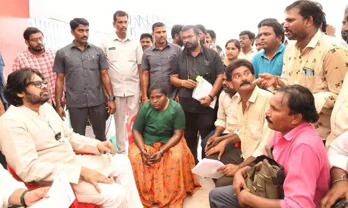 Contract Staff of RWS Meet Pawan, Seek Job Security