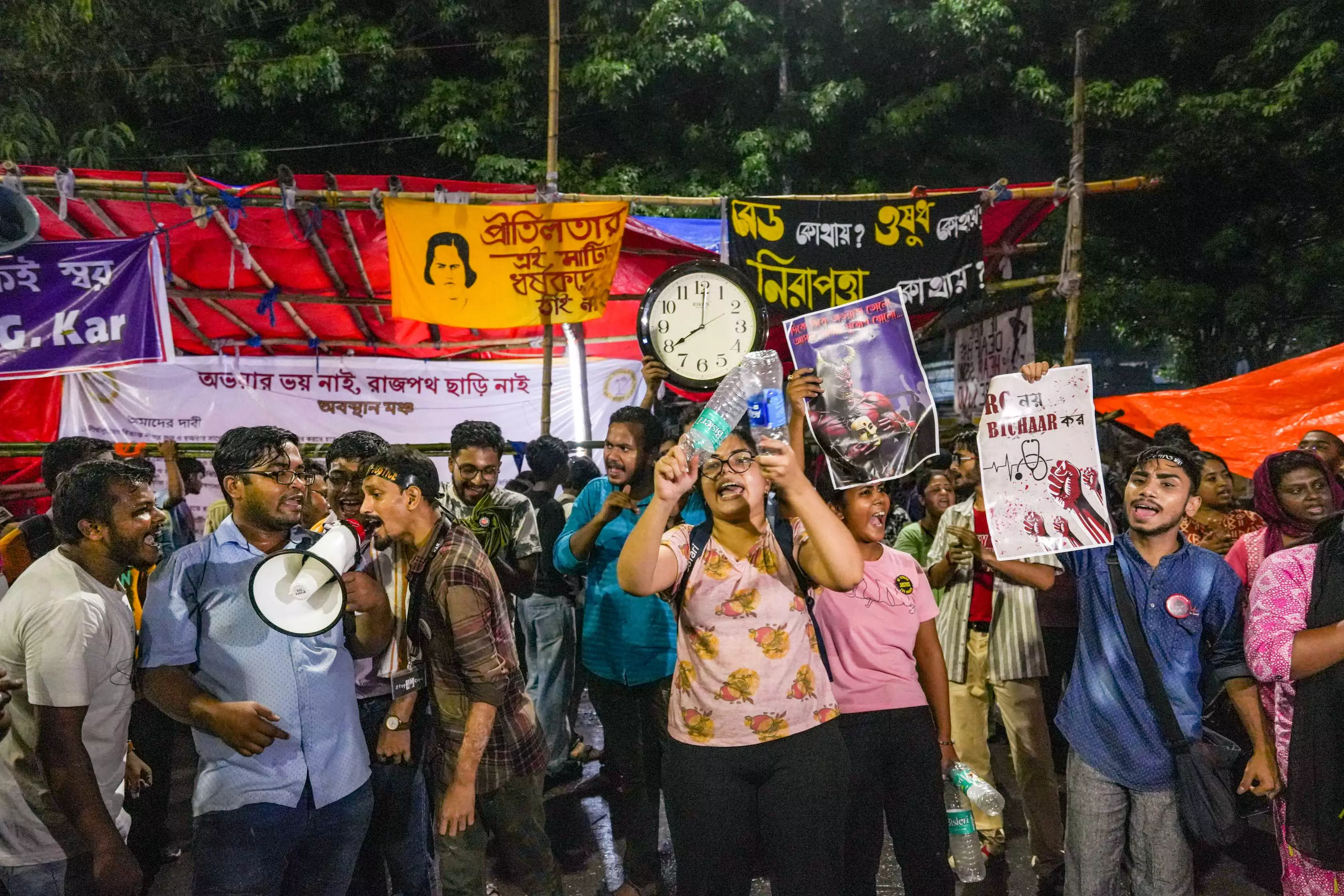 RG Kar rape-murder: CBI files charge sheet against key accused Sanjay Roy RG Kar rape-murder: CBI files charge sheet against key accused Sanjay Roy