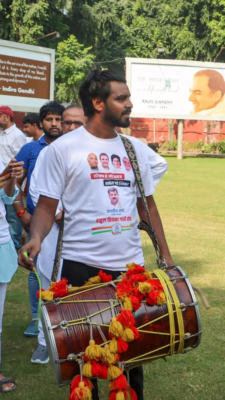 Celebrations begin at BJP, Congress camps
