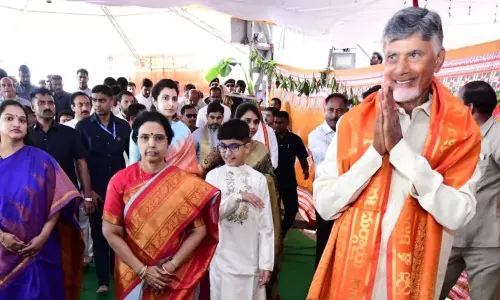 AP CM prays for poverty-free society at Goddess Kanaka Durga shrine