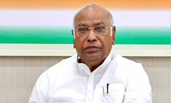 Justice must be ensured: Kharge condemns killing of Baba Siddique Justice must be ensured: Kharge condemns killing of Baba Siddique
