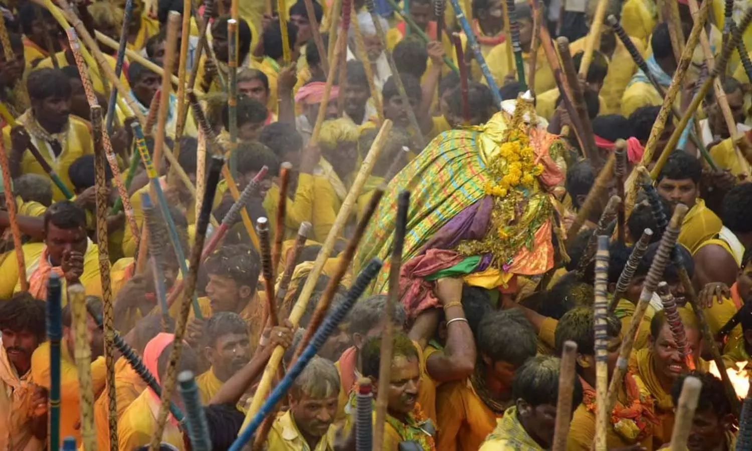 Over 100 injured in Banni Utsavam of Kurnool Over 100 injured in Banni Utsavam of Kurnool