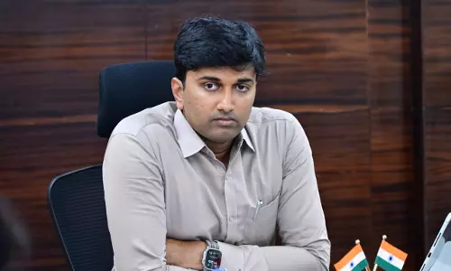 VMC chief inspects arrangements at Durga temple