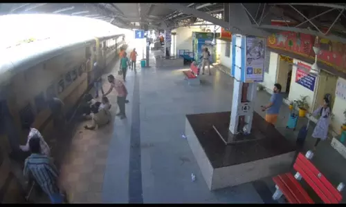 Alert RPF personnel save woman’s life at Lingampalli Railway Station