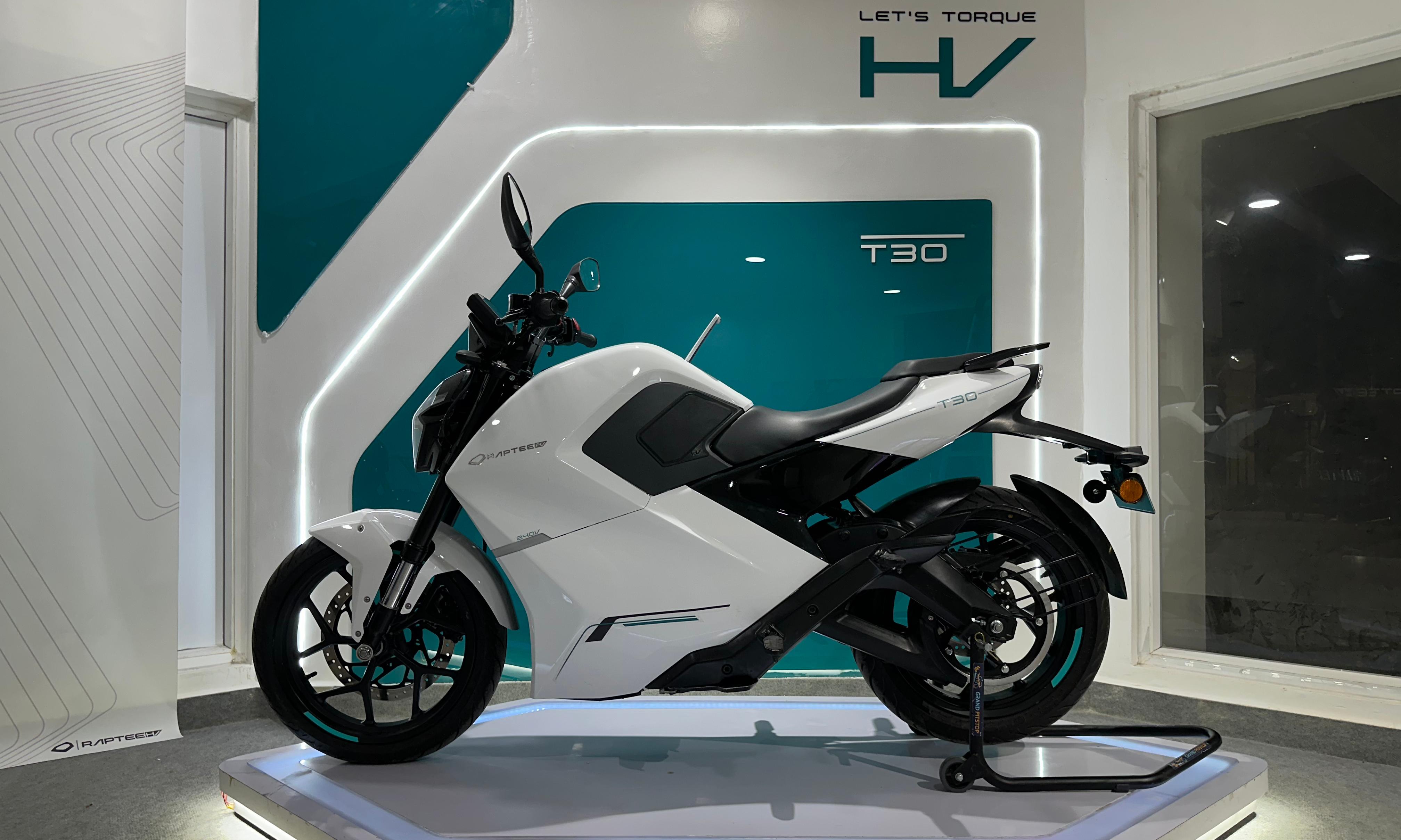 View of Raptee.HV Launches India’s First Electric Motorcycle compatible with ...