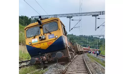 Agartala-Lokmanya Tilak Express derails in Assam
