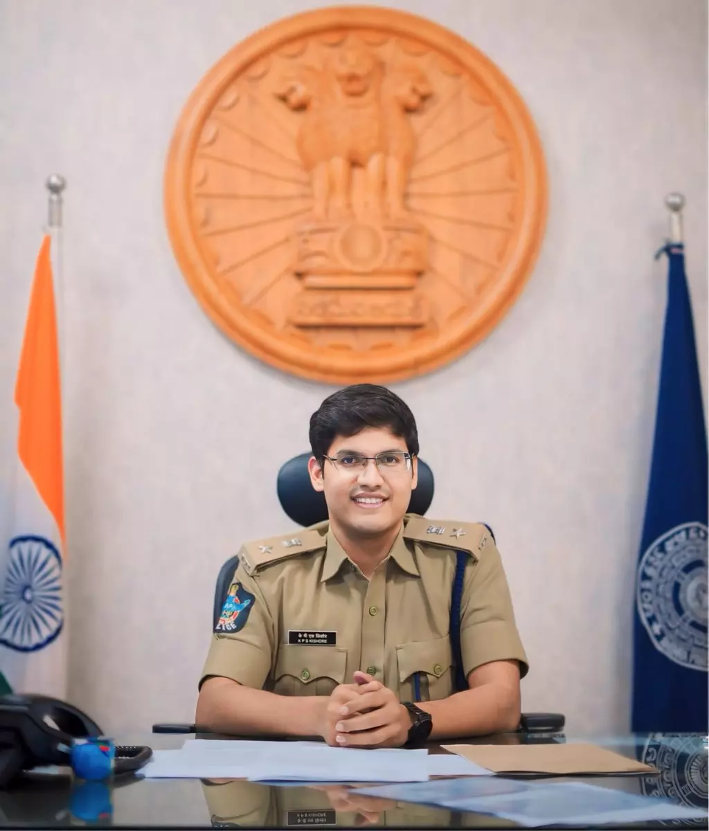 Eluru SP Pitches for AI Usage in Probe at National Meet Eluru SP Pitches for AI Usage in Probe at National Meet