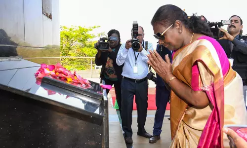 President Murmu Pays Respects At National War Memorial in Malawi