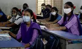 Parents lock up government school