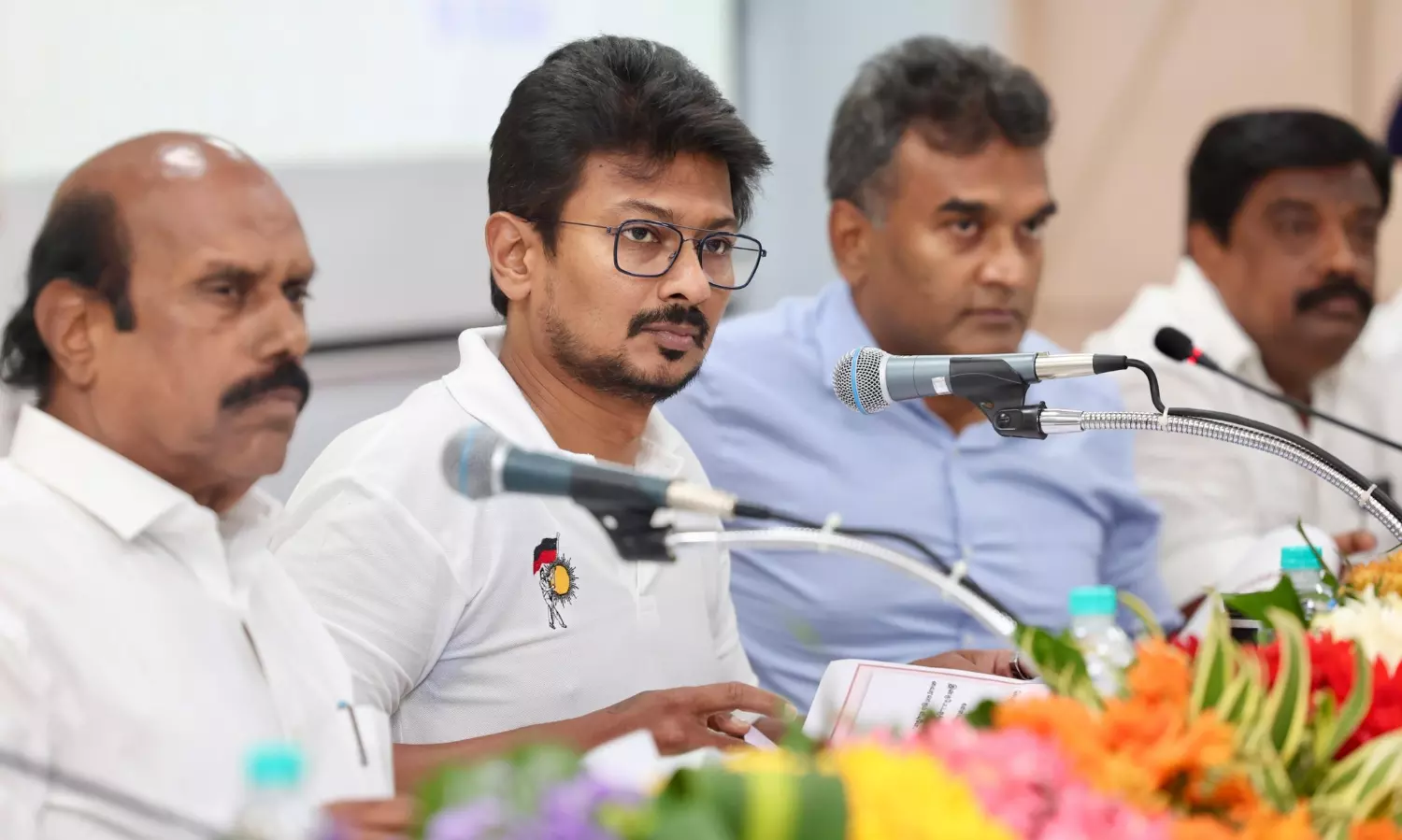 Udhaya, Tamilisai spar over Girivalam