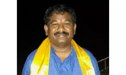 Kurnool: Minister assures support for farmers affected by rain Kurnool: Minister assures support for farmers affected by rain