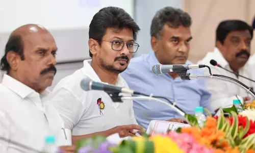 Udhaya, Tamilisai spar over Girivalam