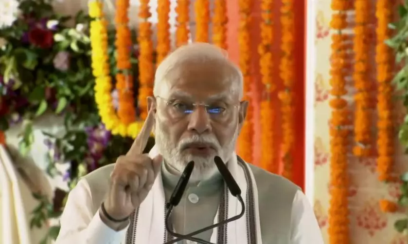 Modi Accuses Congress, Samajwadi Party of Neglecting Eastern UP Modi Accuses Congress, Samajwadi Party of Neglecting Eastern UP