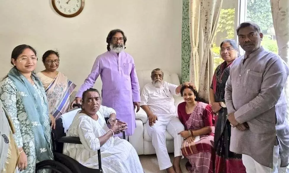 Jharkhand polls: JMM releases 2nd list, MP Mahua Maji to contest from Ranchi Jharkhand polls: JMM releases 2nd list, MP Mahua Maji to contest from Ranchi