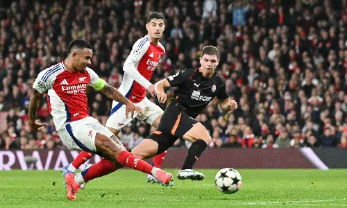 Champions League: Arsenal grind out win over Shakhtar Champions League: Arsenal grind out win over Shakhtar