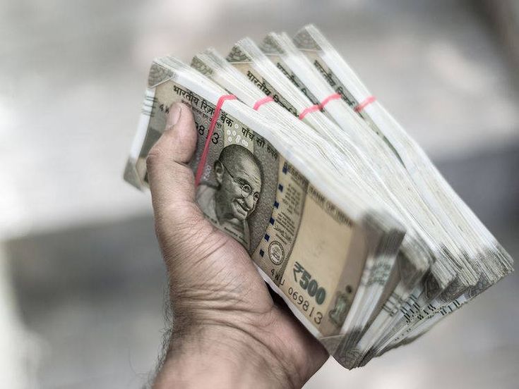 Rupee Gains Most in Five Years Amid Oil Price Drop, Market Optimism