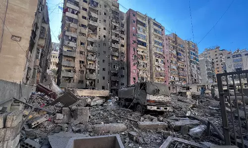 Israel strike hits Damascus building