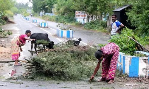 Cyclone Dana: Widespread waterlogging in Kolkata, KMC on high alert Cyclone Dana: Widespread waterlogging in Kolkata, KMC on high alert