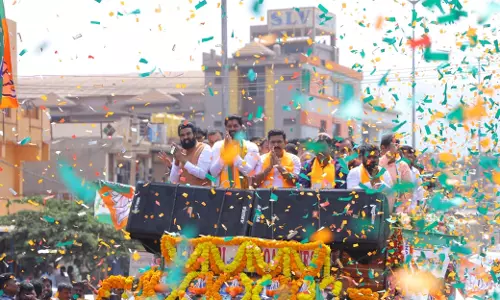 BJPs Bangaru Hanumantha Files Sandur Nomination with Massive Support