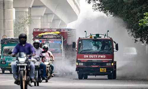 Delhis air pollution worsens, people say feels suffocating
