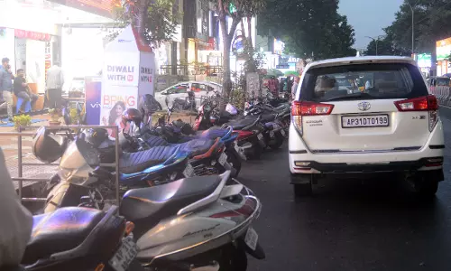 Traffic Woes Plague Vizag as City Tackles Parking Crisis