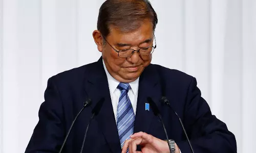 Japans government in flux after election gives no party majority