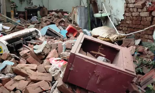 Kakinada man dies in cracker blast; house collapses