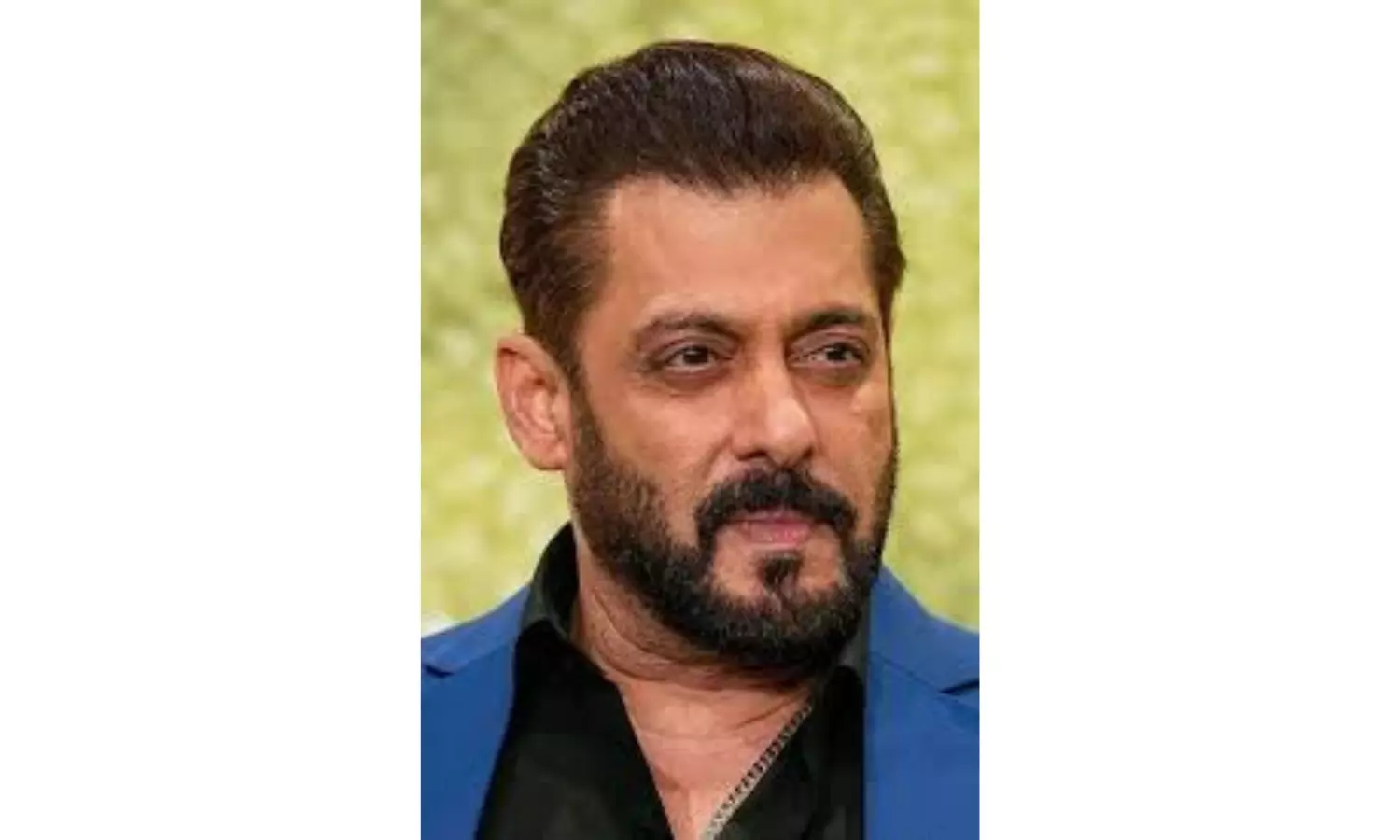 One held for issuing death threat to Salman Khan, Zeeshan Siddique