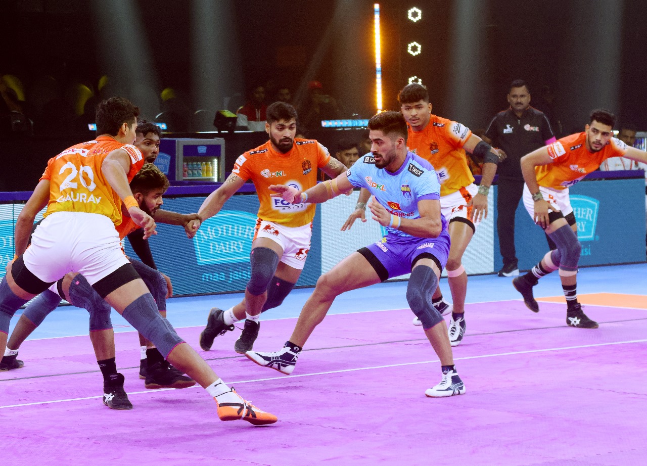 Fazel Fazel Atrachali Becomes First Player to Score 500th Tackle Points in PKL