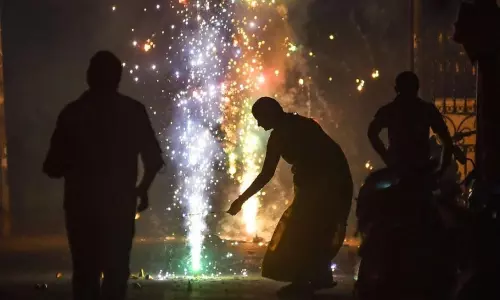 Diwali Party Hacks: Small Essentials That Make a Big Difference Diwali Party Hacks: Small Essentials That Make a Big Difference