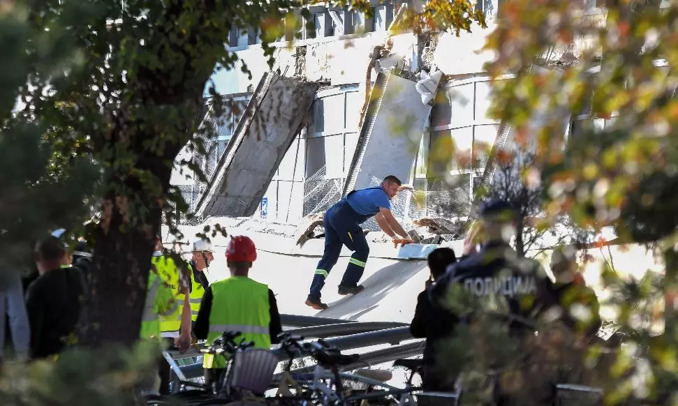 Roof collapse at Serbia train station kills eight Roof collapse at Serbia train station kills eight