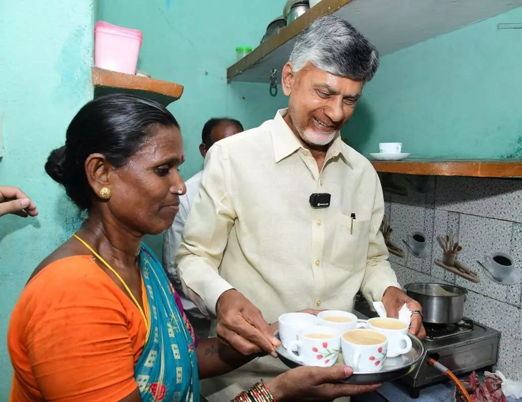 Naidu inaugurates Deepam Scheme in AP Naidu inaugurates Deepam Scheme in AP