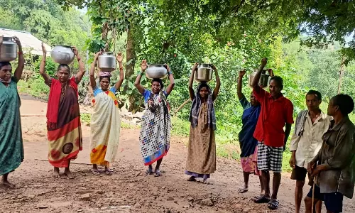Tribal women of Anakapalli district protest for clean water