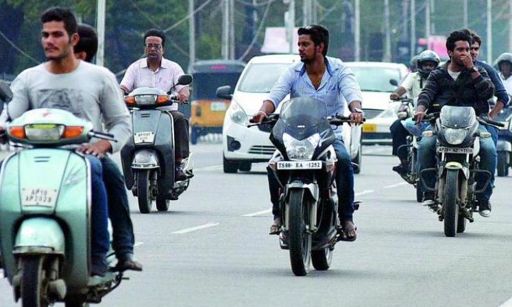 Nellore Police Crack Down on Helmetless Riders, Issue Fines