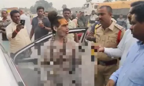 Female Aghori Naga Sadhu causes uproar at Nakkapalli Toll-gate