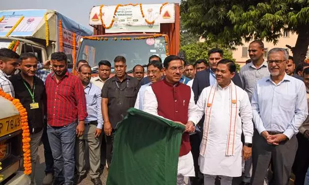 Union Minister Joshi launches retail sale of Bharat Atta and Rice Union Minister Joshi launches retail sale of Bharat Atta and Rice