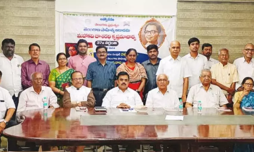People should read Dasarathi’s writings, says Siddha Reddy