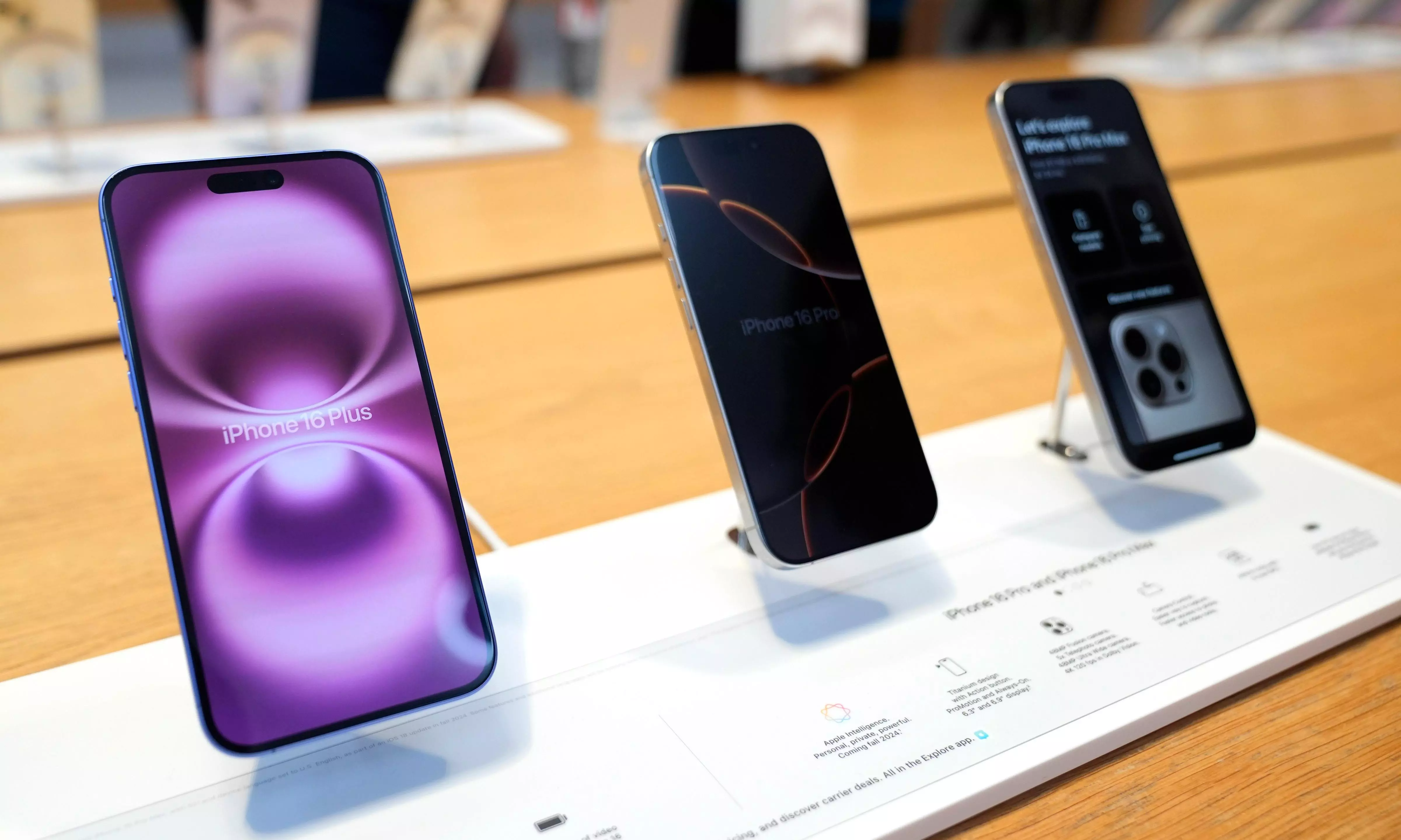 Apple Proposes to Invest $10 million in Indonesia to Remove iPhone Ban: Report Apple Proposes to Invest $10 million in Indonesia to Remove iPhone Ban: Report