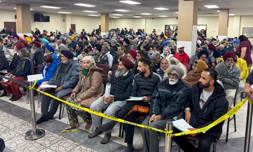 Canada: Cop suspended after attending protest outside temple