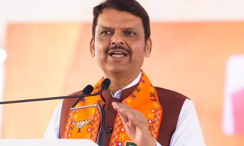 Anita Katyal | Fadnavis really cosying up to RSS? Cong lets J’khand down