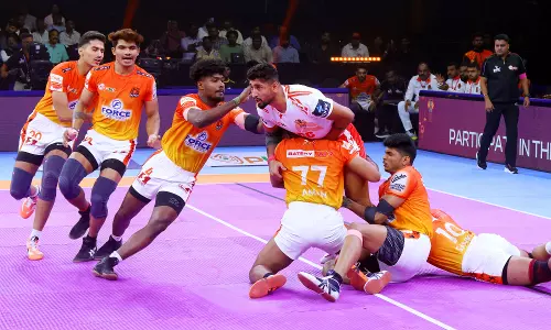 PKL: Puneri Paltan stay on top, Telugu Titans make most of home advantage